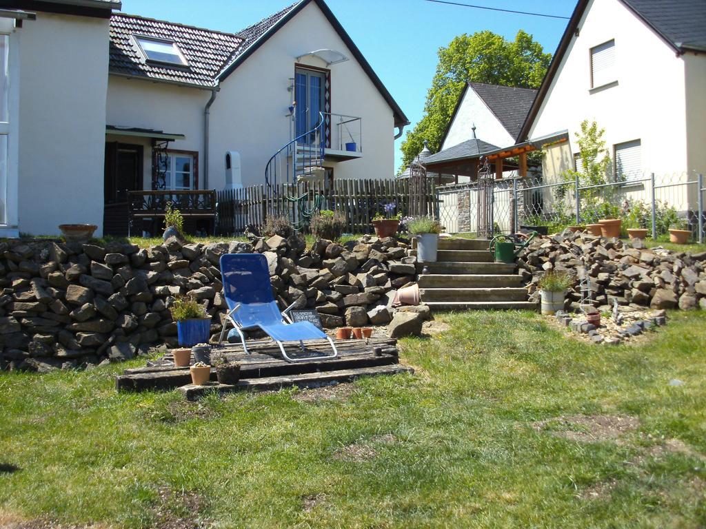 Haus Klara Hotel Mannebach  Buitenkant foto